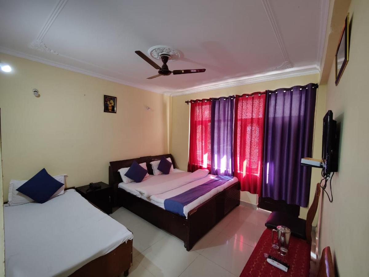 Hotel Om Palace 麦罗肯机 外观 照片