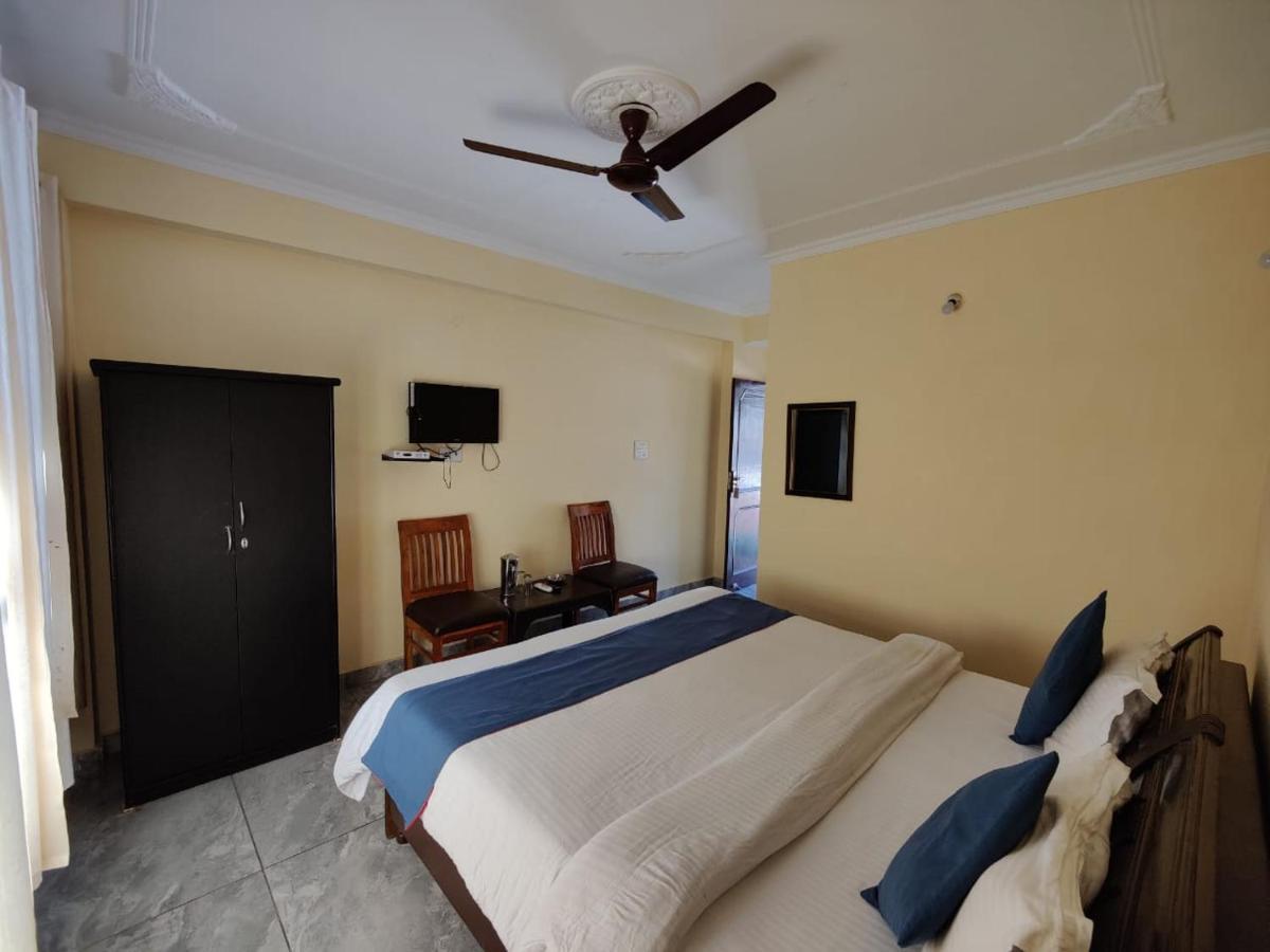 Hotel Om Palace 麦罗肯机 外观 照片