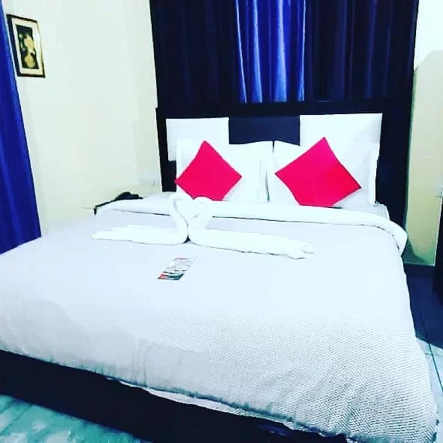 Hotel Om Palace 麦罗肯机 外观 照片