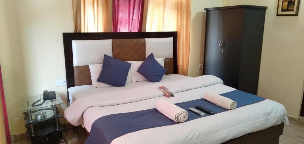 Hotel Om Palace 麦罗肯机 外观 照片