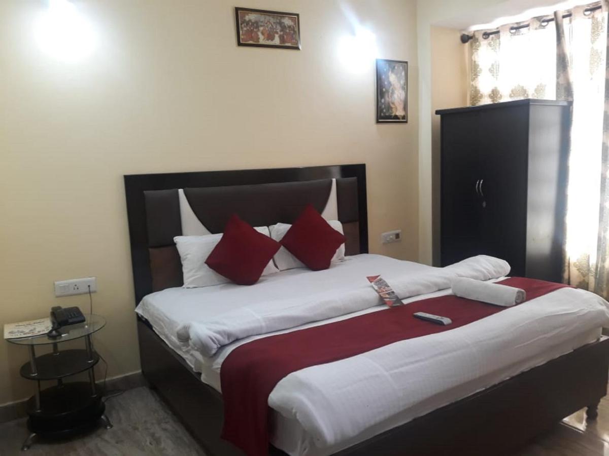 Hotel Om Palace 麦罗肯机 外观 照片